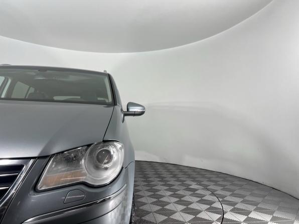 Volkswagen Touran I Рестайлинг с пробегом 2010 года, цена 685 000 рублей, 127000 км, компактвэн, Автокод Объявления