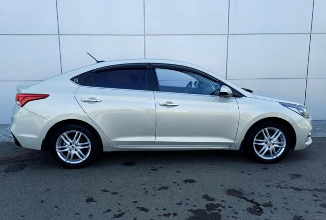 Hyundai Solaris II с пробегом 2018 года, цена 1 350 000 рублей, 128482 км, седан, Автокод Объявления