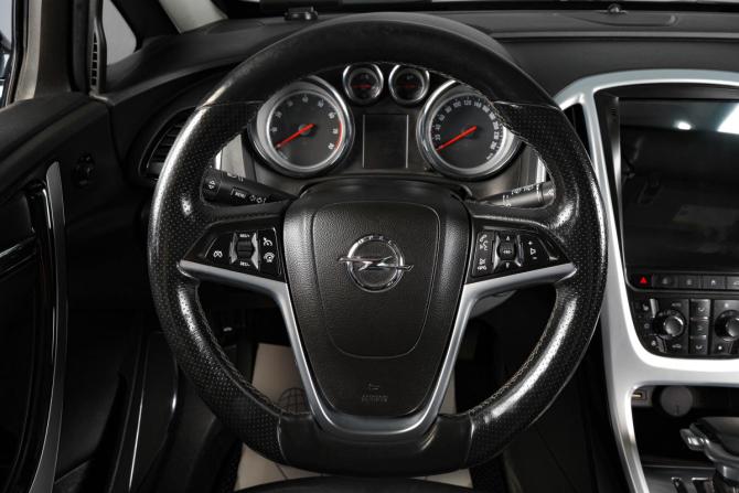 Opel Astra J Рестайлинг с пробегом 2013 года, цена 1 249 000 рублей, 152400 км, хэтчбек, Автокод Объявления