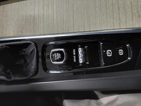Volvo XC60 II с пробегом 2021 года, цена 3 369 999 рублей, 131146 км, внедорожник, Автокод Объявления