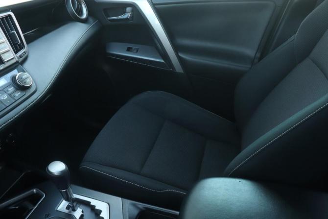 Toyota RAV4 IV (XA40) Рестайлинг с пробегом 2016 года, цена 2 117 000 рублей, 196751 км, внедорожник, Автокод Объявления