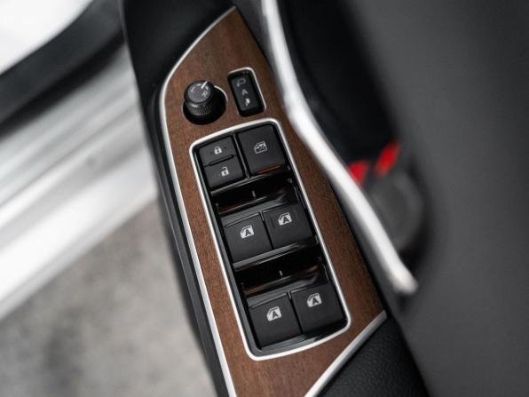 Toyota Prius IV (XW50) с пробегом 2016 года, цена 1 449 500 рублей, 113158 км, лифтбек, Автокод Объявления