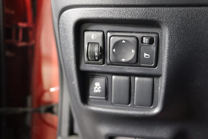 Nissan Juke I Рестайлинг с пробегом 2014 года, цена 1 049 990 рублей, 168473 км, внедорожник, Автокод Объявления