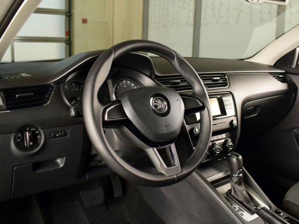 Skoda Octavia III (A7) с пробегом 2016 года, цена 1 199 995 рублей, 271904 км, лифтбек, Автокод Объявления