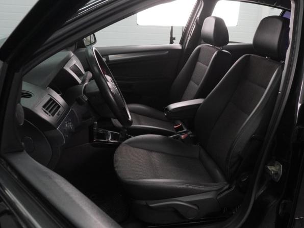 Opel Astra H Рестайлинг с пробегом 2011 года, цена 569 000 рублей, 193241 км, хэтчбек, Автокод Объявления