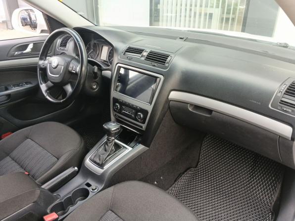 Skoda Octavia II (A5) Рестайлинг с пробегом 2011 года, цена 635 000 рублей, 198749 км, лифтбек, Автокод Объявления