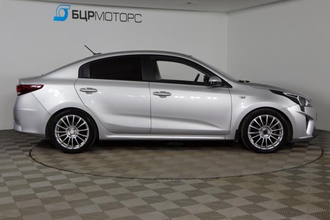 Kia Rio IV Рестайлинг с пробегом 2021 года, цена 1 389 990 рублей, 113999 км, седан, Автокод Объявления