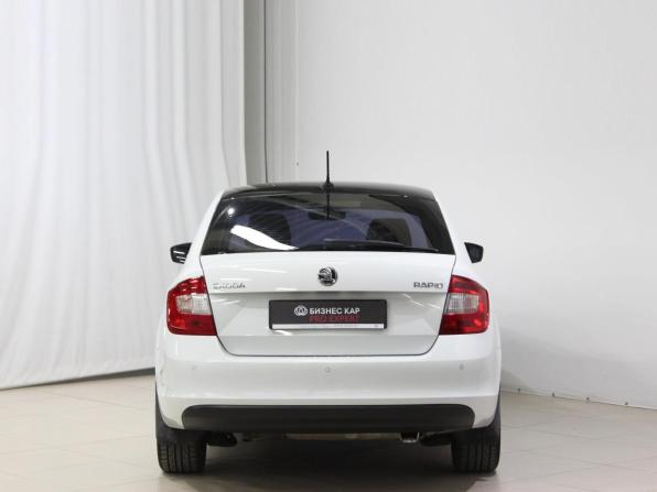 Skoda Rapid I Рестайлинг с пробегом 2017 года, цена 1 390 000 рублей, 52706 км, лифтбек, Автокод Объявления