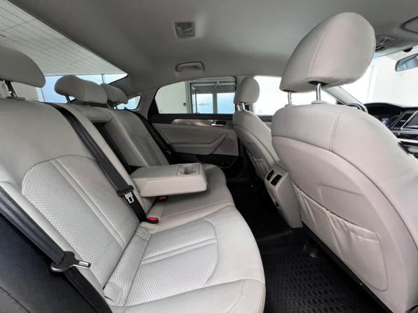 Hyundai Sonata VII (LF) Рестайлинг с пробегом 2017 года, цена 1 680 000 рублей, 189814 км, седан, Автокод Объявления