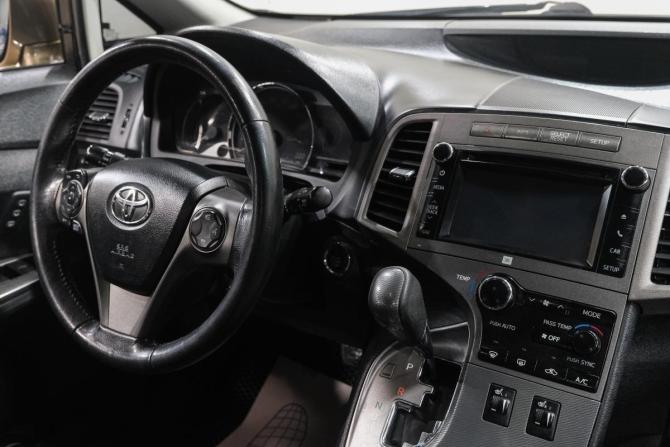 Toyota Venza I с пробегом 2013 года, цена 2 149 000 рублей, 236000 км, внедорожник, Автокод Объявления