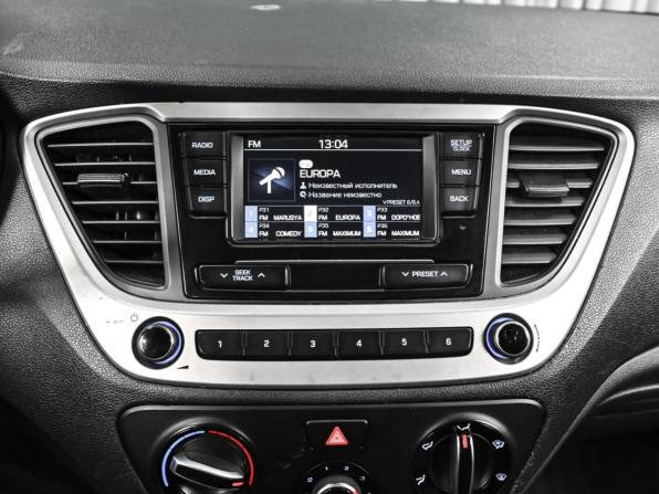 Hyundai Solaris II с пробегом 2018 года, цена 829 000 рублей, 225050 км, седан, Автокод Объявления