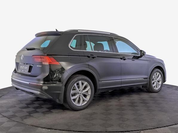 Volkswagen Tiguan II с пробегом 2018 года, цена 2 550 000 рублей, 168658 км, внедорожник, Автокод Объявления