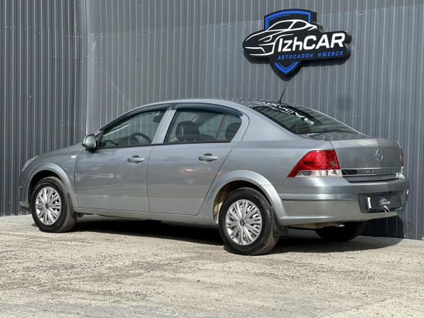 Opel Astra H Рестайлинг с пробегом 2013 года, цена 599 000 рублей, 232500 км, седан, Автокод Объявления
