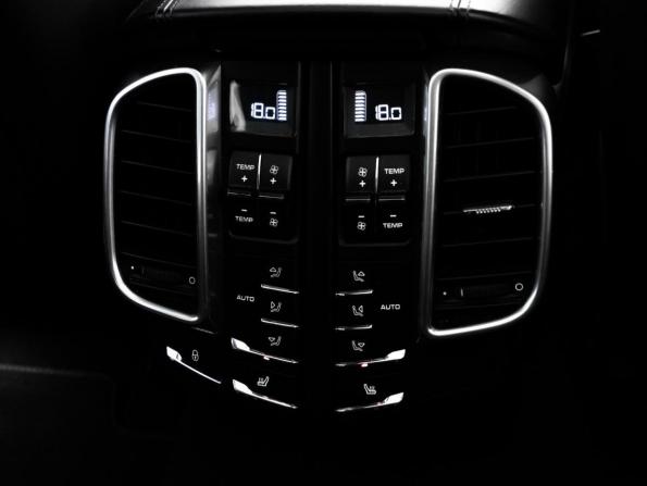 Porsche Cayenne II (958) с пробегом 2013 года, цена 2 500 000 рублей, 240667 км, внедорожник, Автокод Объявления