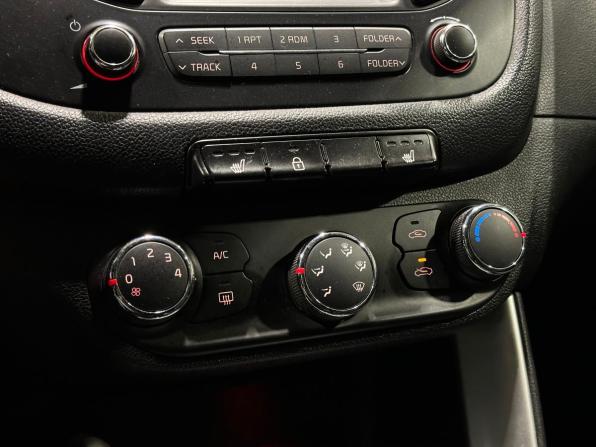 Kia Ceed II Рестайлинг с пробегом 2016 года, цена 1 340 000 рублей, 156262 км, хэтчбек, Автокод Объявления