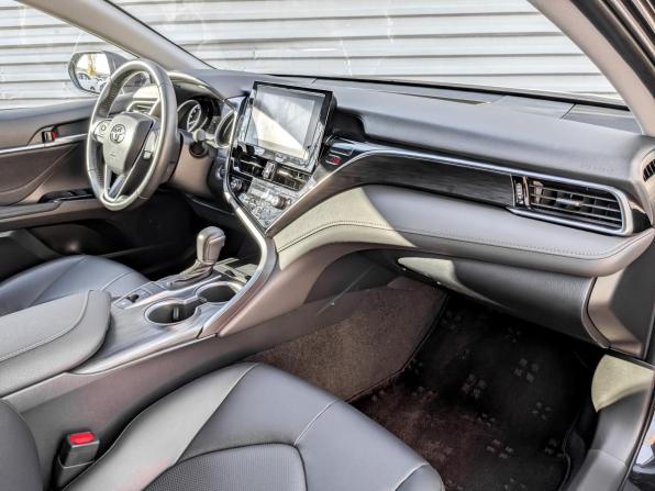 Toyota Camry VIII (XV70) Рестайлинг с пробегом 2023 года, цена 3 850 000 рублей, 10719 км, седан, Автокод Объявления