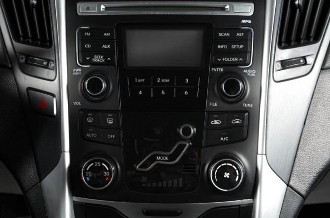 Hyundai Sonata VI (YF) с пробегом 2010 года, цена 949 000 рублей, 206000 км, седан, Автокод Объявления