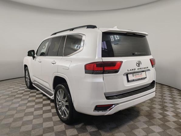 Toyota Land Cruiser 300 Series с пробегом 2022 года, цена 9 999 000 рублей, 45930 км, внедорожник, Автокод Объявления