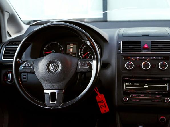 Volkswagen Touran I Рестайлинг 2 с пробегом 2012 года, цена 1 019 000 рублей, 201616 км, компактвэн, Автокод Объявления