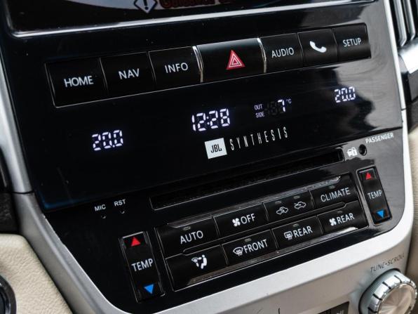 Toyota Land Cruiser 200 Series Рестайлинг 1 с пробегом 2012 года, цена 4 100 000 рублей, 212370 км, внедорожник, Автокод Объявления