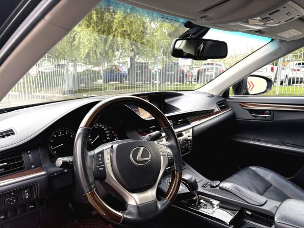 Lexus ES VI с пробегом 2014 года, цена 1 890 000 рублей, 246668 км, седан, Автокод Объявления