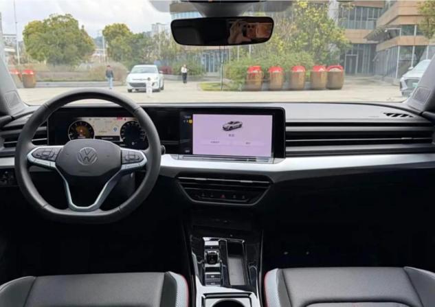 Volkswagen Lamando II с пробегом 2025 года, цена 2 770 990 рублей, 600 км, хэтчбек, Автокод Объявления