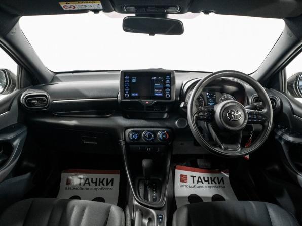 Toyota Yaris IV с пробегом 2021 года, цена 1 299 500 рублей, 53750 км, хэтчбек, Автокод Объявления