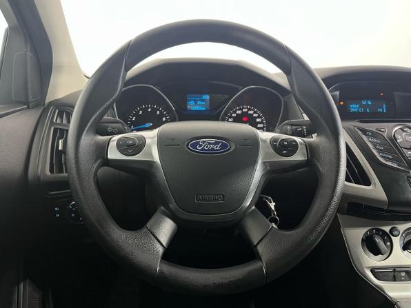 Ford Focus III с пробегом 2013 года, цена 850 000 рублей, 114833 км, седан, Автокод Объявления