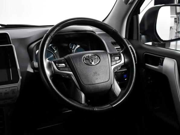 Toyota Land Cruiser Prado 150 Series Рестайлинг 2 с пробегом 2019 года, цена 4 850 000 рублей, 75400 км, внедорожник, Автокод Объявления