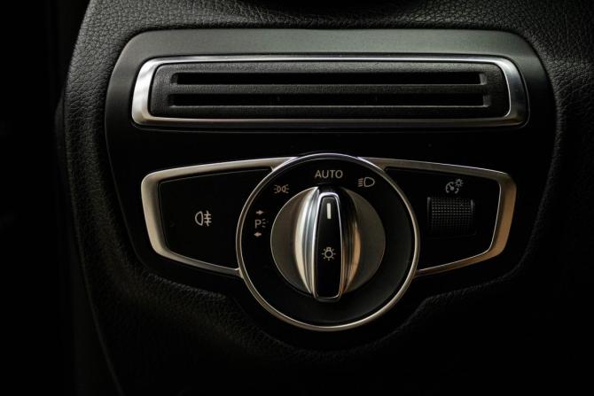 Mercedes-Benz C-Класс IV (W205) с пробегом 2017 года, цена 1 899 000 рублей, 183672 км, седан, Автокод Объявления
