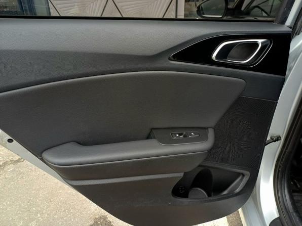 Kia Ceed III с пробегом 2019 года, цена 1 799 000 рублей, 121852 км, универсал, Автокод Объявления