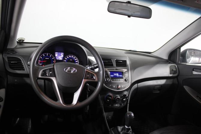 Hyundai Solaris I Рестайлинг с пробегом 2015 года, цена 799 000 рублей, 212000 км, седан, Автокод Объявления