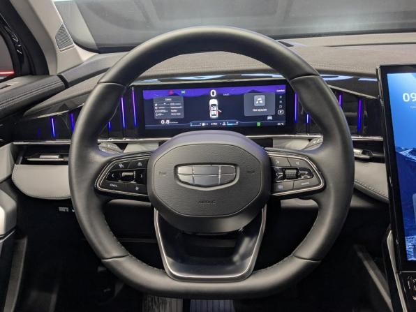 Geely Atlas II с пробегом 2024 года, цена 2 895 000 рублей, 20943 км, внедорожник, Автокод Объявления
