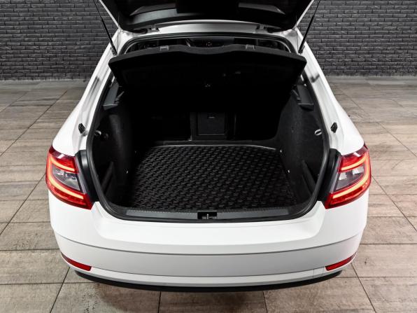 Skoda Octavia III (A7) Рестайлинг с пробегом 2018 года, цена 1 900 000 рублей, 143215 км, лифтбек, Автокод Объявления