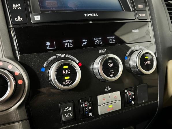 Toyota Sequoia II с пробегом 2013 года, цена 3 449 000 рублей, 175285 км, внедорожник, Автокод Объявления