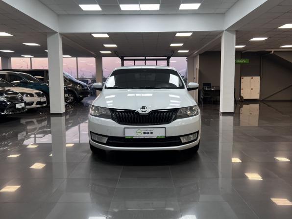 Skoda Rapid I с пробегом 2015 года, цена 795 000 рублей, 162377 км, лифтбек, Автокод Объявления