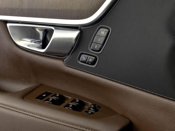 Volvo V90 Cross Country I Рестайлинг с пробегом 2021 года, цена 4 185 000 рублей, 75544 км, универсал, Автокод Объявления
