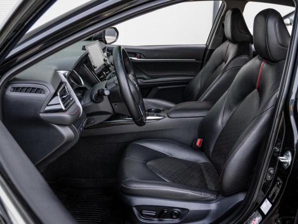 Toyota Camry VIII (XV70) Рестайлинг с пробегом 2021 года, цена 3 060 000 рублей, 86339 км, седан, Автокод Объявления