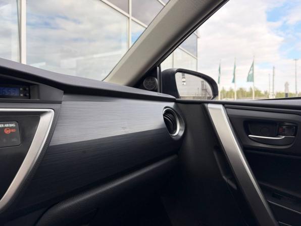 Toyota Auris II с пробегом 2013 года, цена 1 295 000 рублей, 90000 км, хэтчбек, Автокод Объявления
