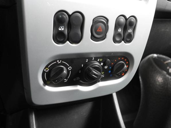 Renault Logan I Рестайлинг с пробегом 2013 года, цена 529 000 рублей, 167875 км, седан, Автокод Объявления
