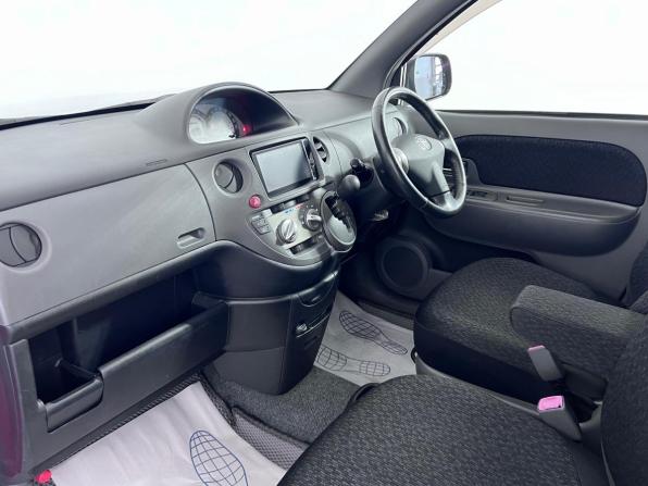 Toyota Sienta I Рестайлинг 2 с пробегом 2012 года, цена 860 000 рублей, 140271 км, минивэн, Автокод Объявления