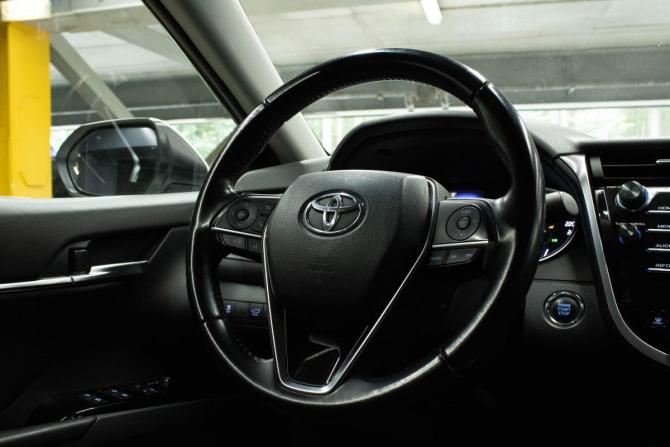 Toyota Camry VIII (XV70) с пробегом 2021 года, цена 2 849 000 рублей, 115269 км, седан, Автокод Объявления