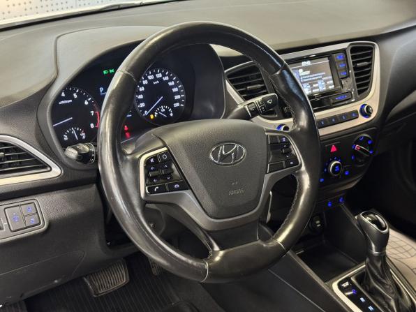 Hyundai Solaris II с пробегом 2017 года, цена 540 000 рублей, 162216 км, седан, Автокод Объявления