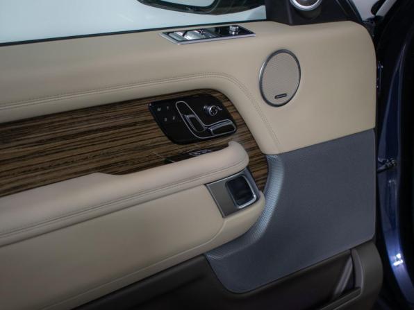 Land Rover Range Rover IV Рестайлинг с пробегом 2018 года, цена 5 968 809 рублей, 107000 км, внедорожник, Автокод Объявления