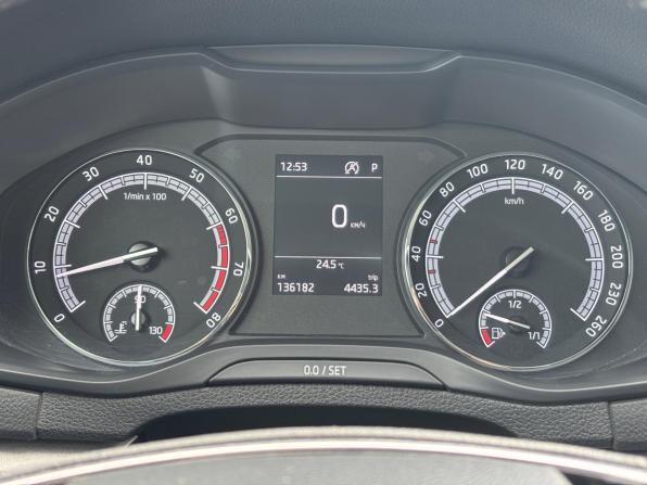 Skoda Karoq I с пробегом 2020 года, цена 2 090 000 рублей, 136181 км, внедорожник, Автокод Объявления