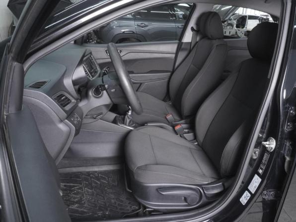Hyundai Solaris II с пробегом 2019 года, цена 1 379 000 рублей, 107110 км, седан, Автокод Объявления