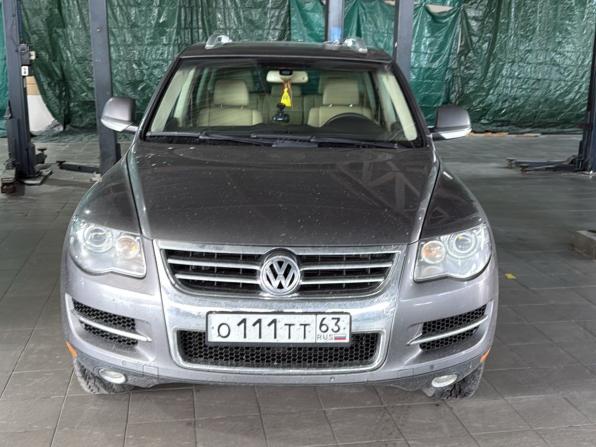 Volkswagen Touareg I Рестайлинг с пробегом 2009 года, цена 968 000 рублей, 267881 км, внедорожник, Автокод Объявления
