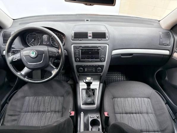 Skoda Octavia II (A5) Рестайлинг с пробегом 2012 года, цена 669 900 рублей, 359000 км, лифтбек, Автокод Объявления