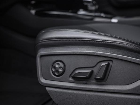 Audi Q5 II (FY) Рестайлинг с пробегом 2021 года, цена 4 499 000 рублей, 52110 км, внедорожник, Автокод Объявления
