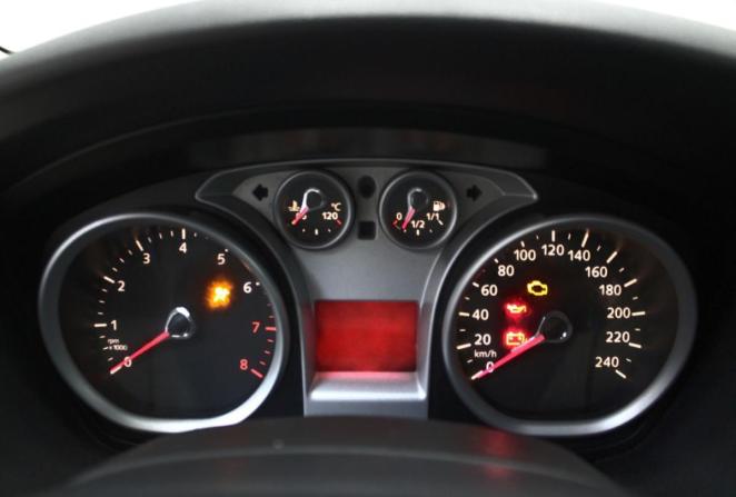 Ford Focus II Рестайлинг с пробегом 2010 года, цена 410 000 рублей, 350000 км, седан, Автокод Объявления